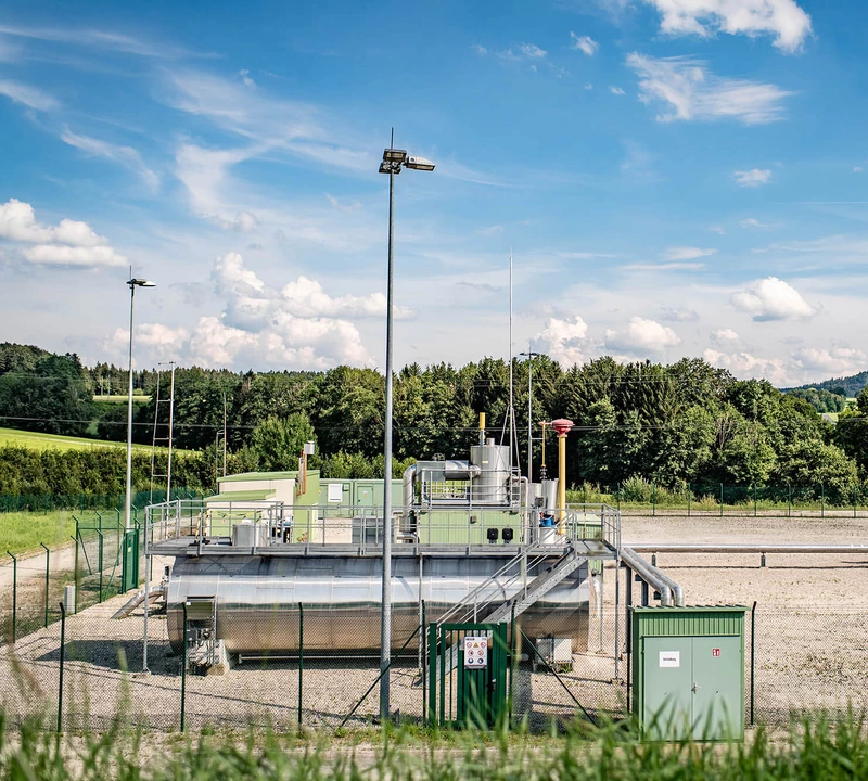 Storage facility Aigelsbrunn with fields and blue sky