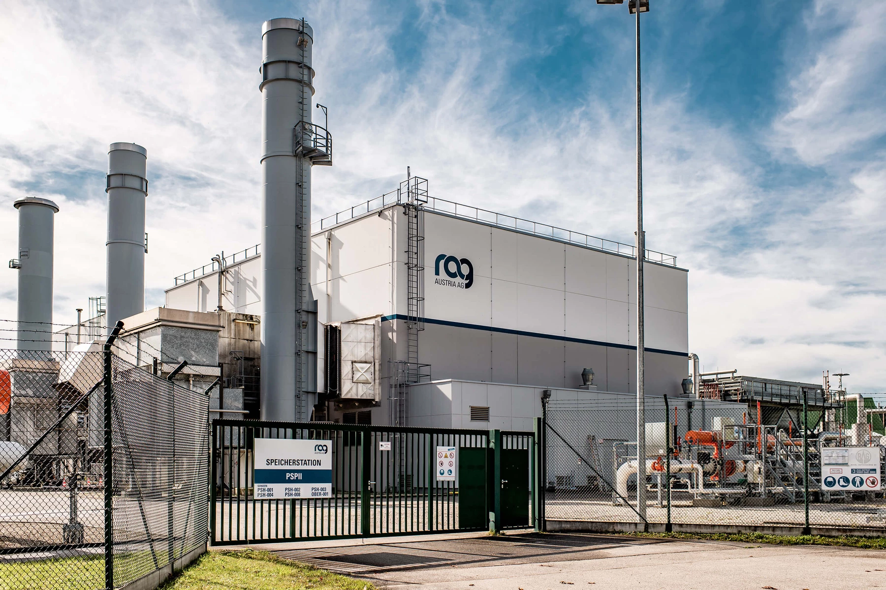 Speicher Puchkirchen hinter einem Zaun